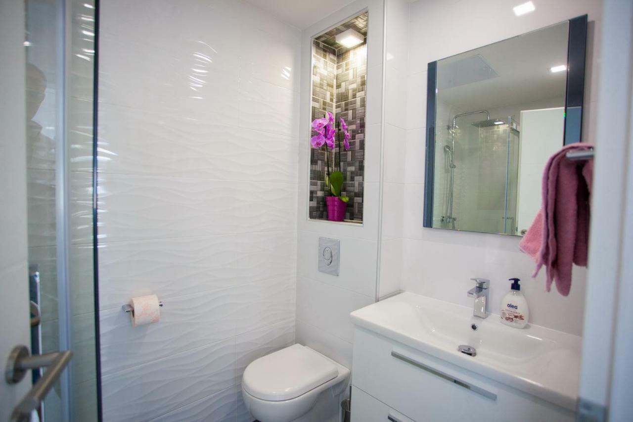 Ana Apartment *